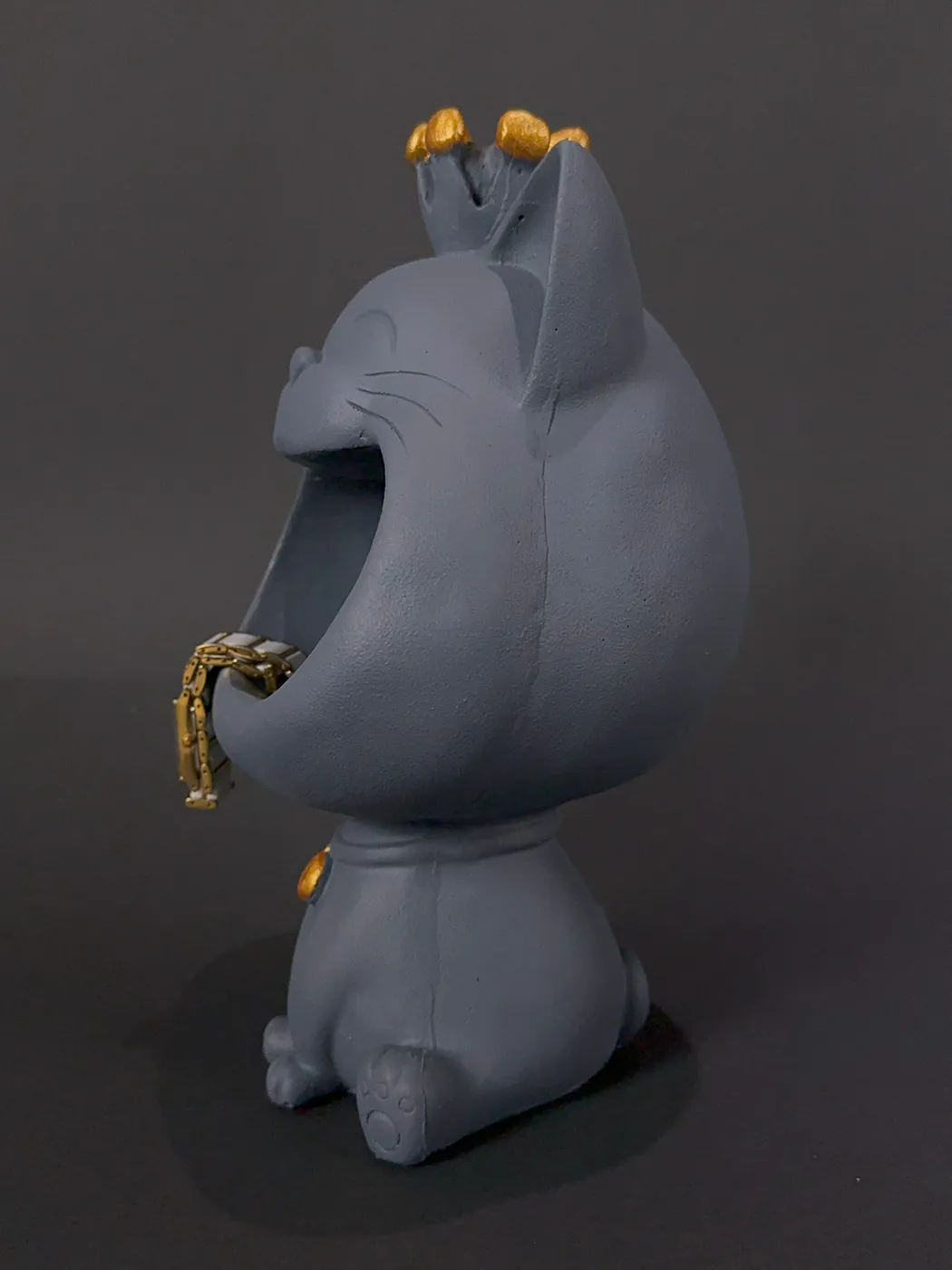 Rankų darbo katės statulėlė iš keramikinio gipso
