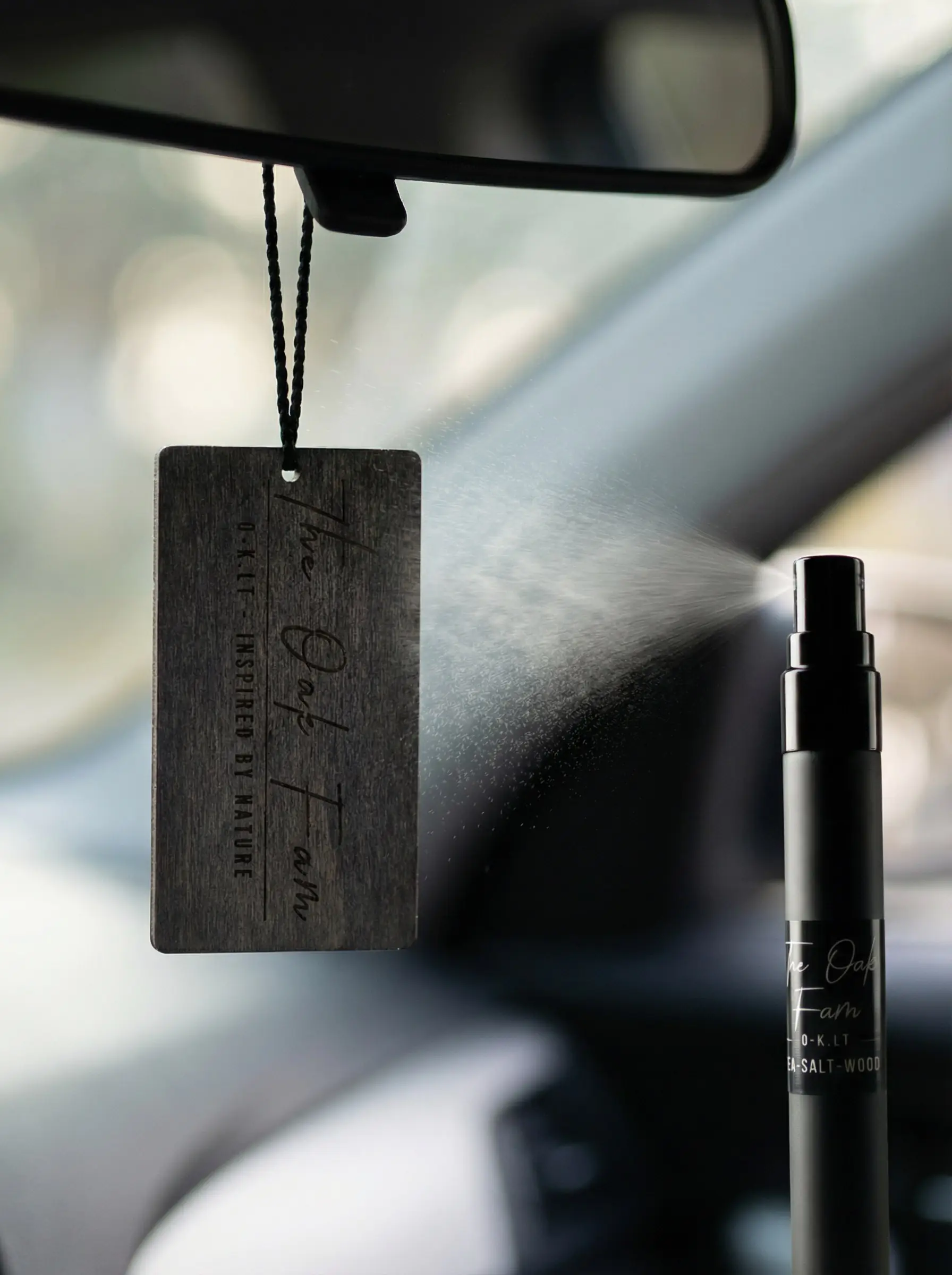 Kvepianti medinė kortelė + 10 ml purškiamas kvapas Kvepianti medinė kortelė + 10 ml purškiamas kvapas