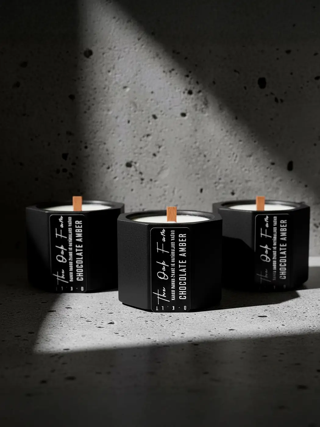 Natūralaus vaško aromatinė žvakė juodame gipsiniame indelyje (45g) Natūralaus vaško aromatinė žvakė juodame gipsiniame indelyje (45g)