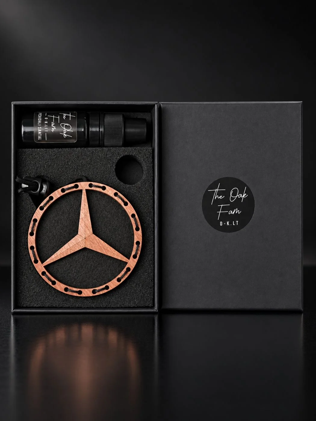 Pakabinamas automobilio kvapas su jūsų automobilio markės logotipu Pakabinamas automobilio kvapas su jūsų automobilio markės logotipu