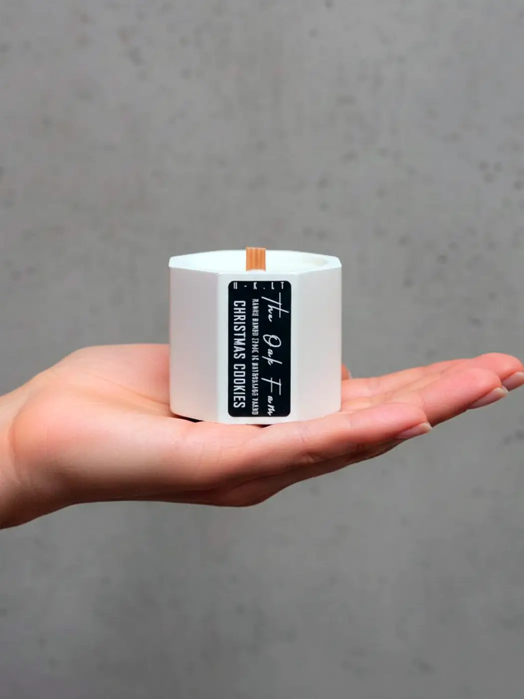 Natūralaus vaško aromatinė žvakė baltame gipsiniame indelyje (45g) Natūralaus vaško aromatinė žvakė baltame gipsiniame indelyje (45g)