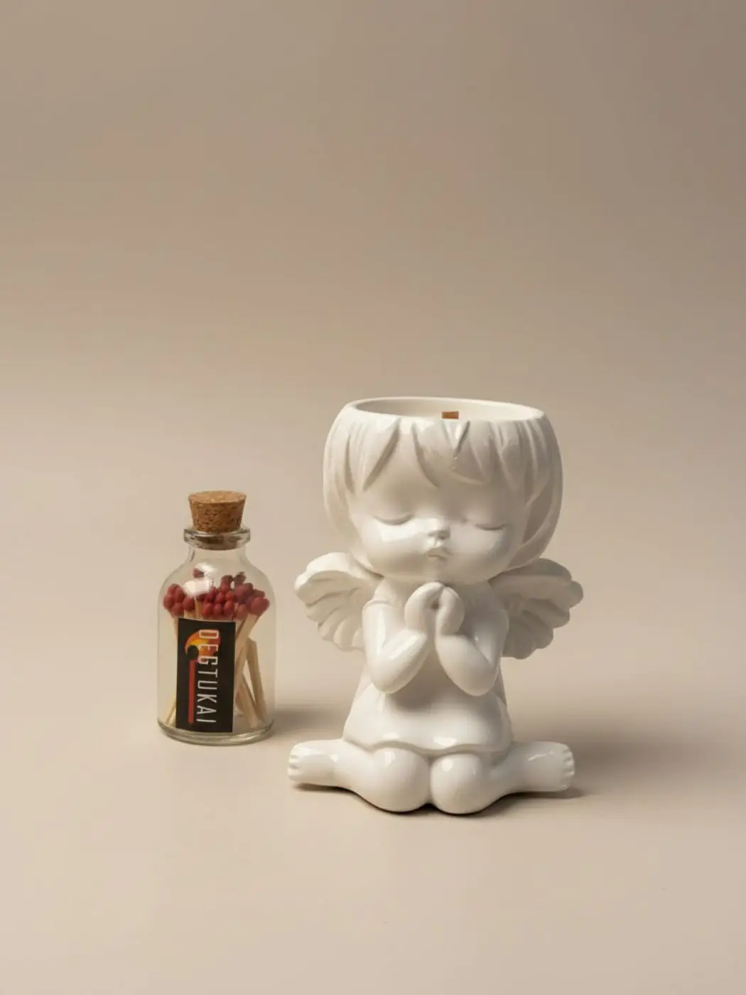 Kvapnioji žvakė „Angeliukas maldoje“, gipsinė figūrėlė (50g) Kvapnioji žvakė „Angeliukas maldoje“, gipsinė figūrėlė (50g)
